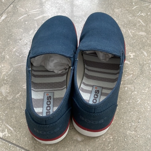 Boys Bogs Navy Canvas Slip On  Malibu Sneaker - New in box Size Youth 6 - Picture 9 of 10